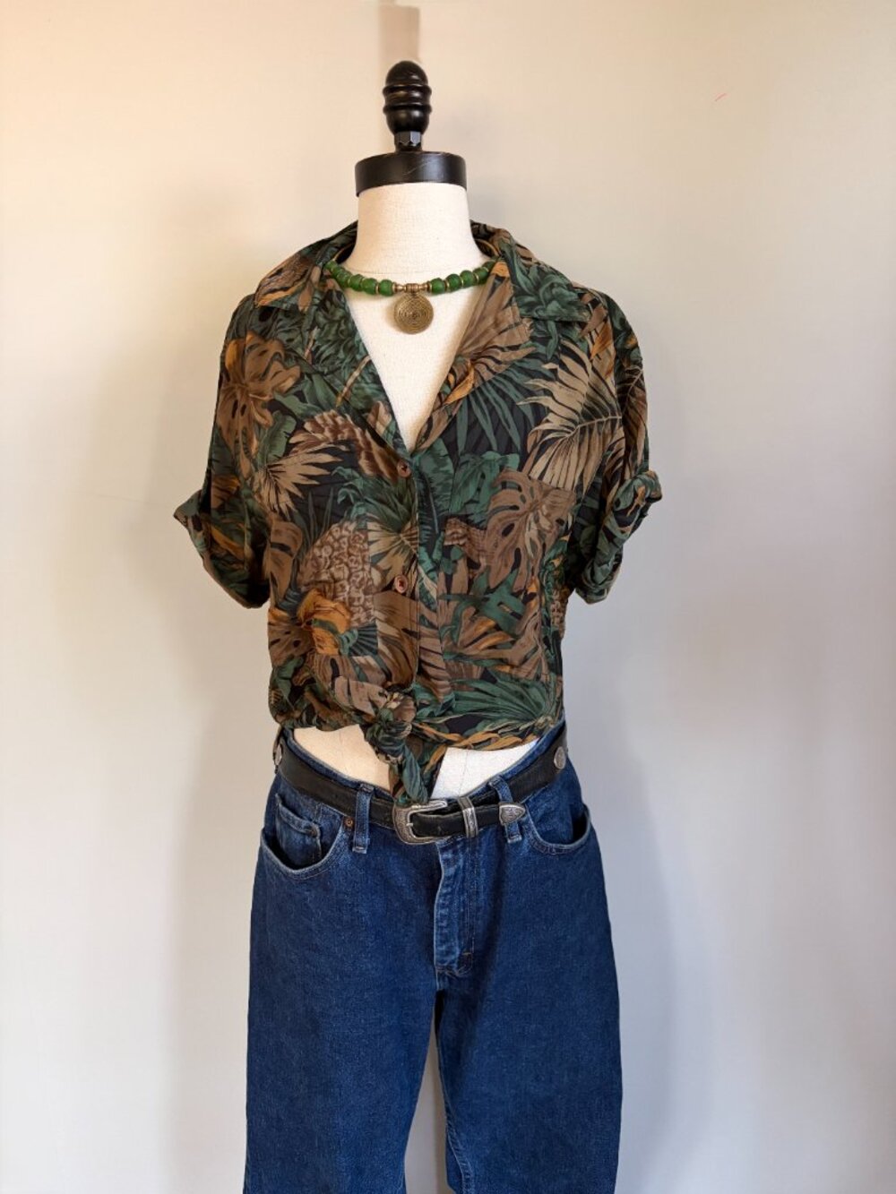 Vintage  Jungle Allegador  100% Silk Camp Shirt Button Up Women 10